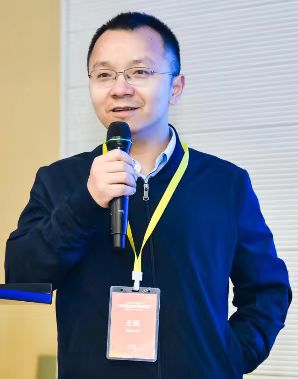 西北大學創新論壇第一千三百九十講：Floquet engineering symmetry-breaking and topological states under light irradiation